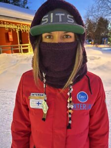 Instruktorka snowboardu Akademickiej Szkoły Narciarstwa i Snowboardu z Zieleńca zdaję relacje z pobytu na największym instruktorskim wydarzeniu na świecie - kongresie Interski Levi 2023 ...
